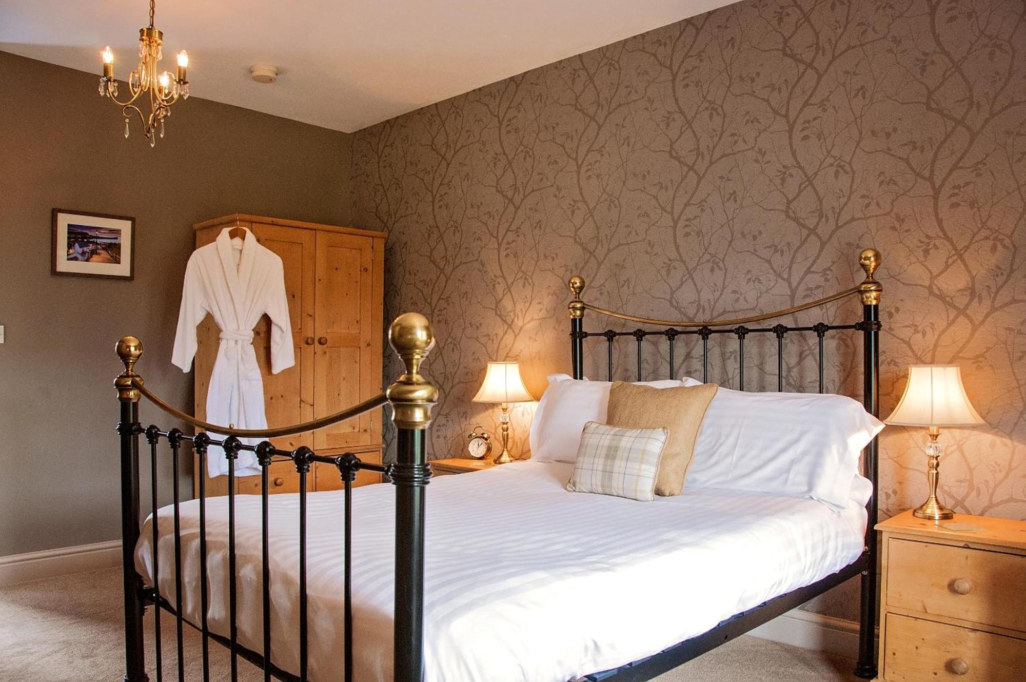 เดอะ ป็อปลาร์ Bed & Breakfast เทิร์สก์ ภายนอก รูปภาพ